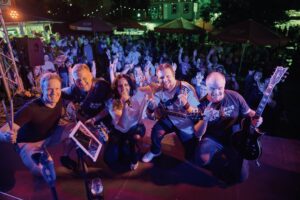 Der Partyabend mit Shadows Revenge am 10. April 2026